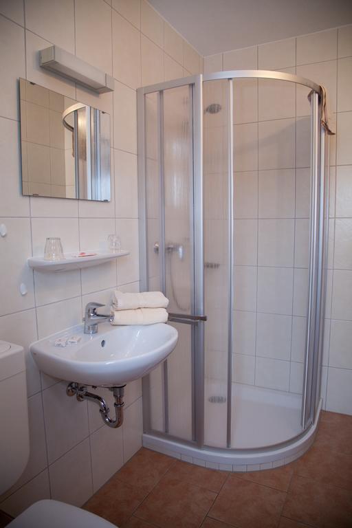 Landgasthof Deutsches Haus Ulmbach Habitación foto